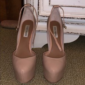 Nude Steve Madden Pumps!